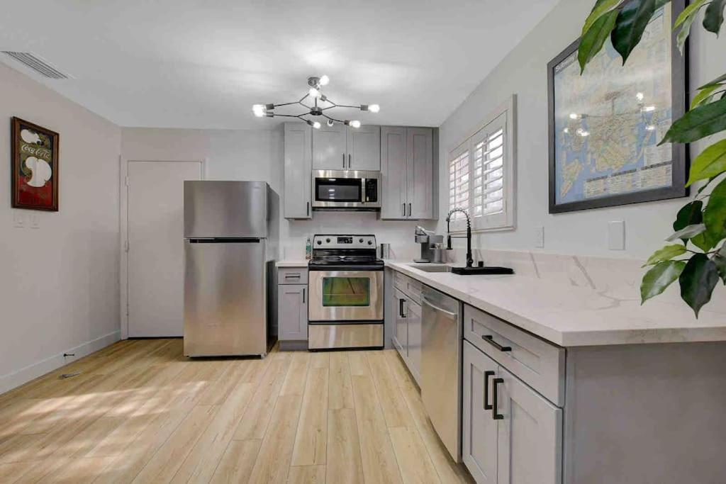 Resort Style 4 Bedroom House With Pool Minutes From Strip Las Vegas Eksteriør billede