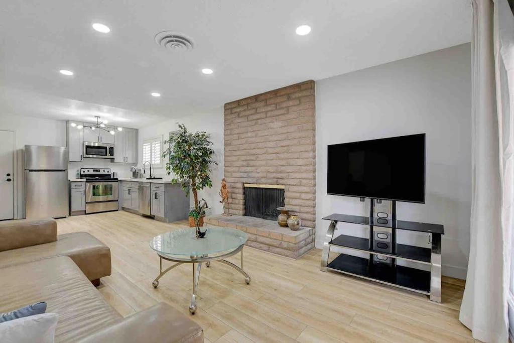 Resort Style 4 Bedroom House With Pool Minutes From Strip Las Vegas Eksteriør billede
